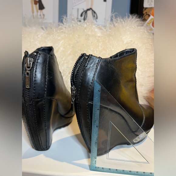 Armani Exchange Black Leather Wedge Ankle Boot - Picture 8 of 8